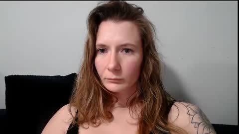 Snapshot of findomgoddessnatalia chatting on November 30, 9:52 pm Goddess Natalia Findom online show from November 30, 9:52 pm