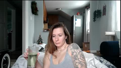 Snapshot of findomgoddessnatalia chatting on December 13, 8:47 pm Goddess Natalia Findom online show from December 13, 8:47 pm