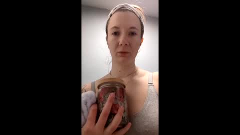 Snapshot of findomgoddessnatalia chatting on December 14, 6:23 pm Goddess Natalia Findom online show from December 14, 6:23 pm