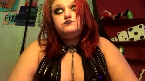 Snapshot of findommefoxi chatting on December 27, 2:14 am findommefoxi online show from December 27, 2:14 am