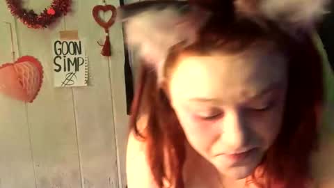 Snapshot of findommefoxi chatting on February 10, 12:50 pm findommefoxi online show from February 10, 12:50 pm