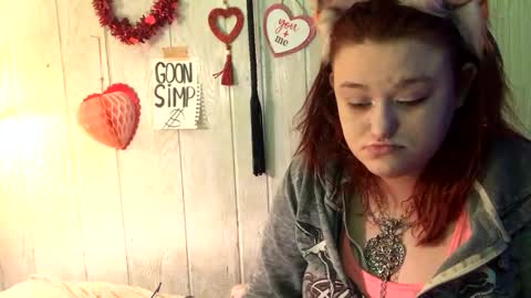 Snapshot of findommefoxi chatting on February 16, 5:48 am findommefoxi online show from February 16, 5:48 am