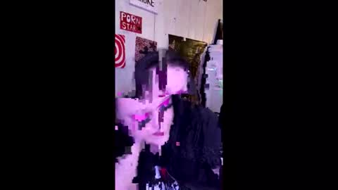 Snapshot of findommefoxi chatting on February 23, 2:20 am findommefoxi online show from February 23, 2:20 am