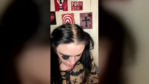 Snapshot of findommefoxi chatting on March 1, 10:50 am findommefoxi online show from March 1, 10:50 am