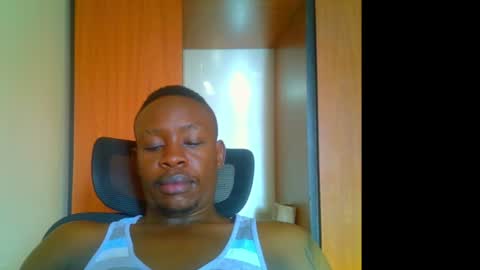 Snapshot of fineebony chatting on June 14, 5:09 am HOT AND SWEET online show from June 14, 5:09 am