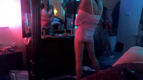 Snapshot of fionajamez chatting on April 5, 4:42 am J online show from April 5, 4:42 am