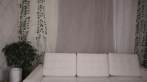 Emily online show from March 11, 6:52 am