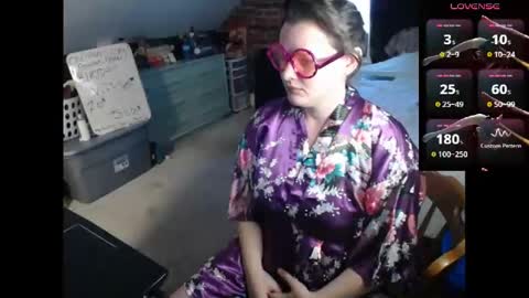 Snapshot of fionna_fineas chatting on May 22, 5:51 pm Fionna online show from May 22, 5:51 pm