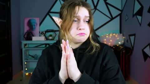 fiora online show from December 28, 8:16 am