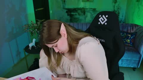 fiora online show from February 6, 6:02 pm