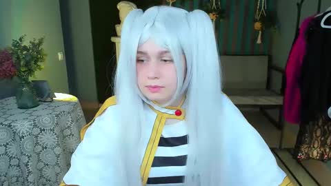 fiora online show from February 22, 11:24 am