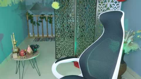 fiora online show from March 8, 11:16 am