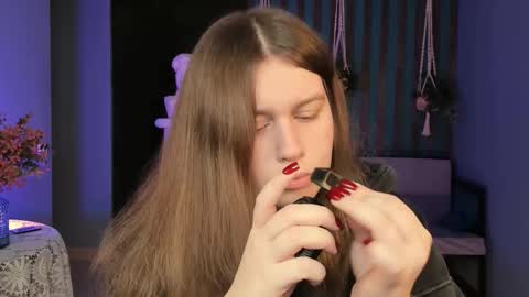 fiora online show from October 10, 9:41 am