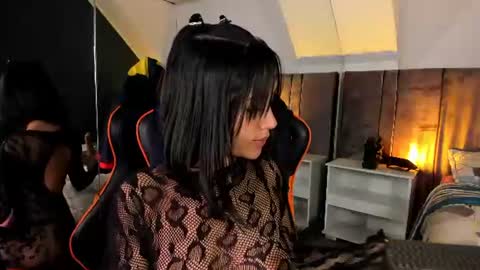 Snapshot of fiorelaa_ chatting on June 16, 11:35 am Fiorela online show from June 16, 11:35 am