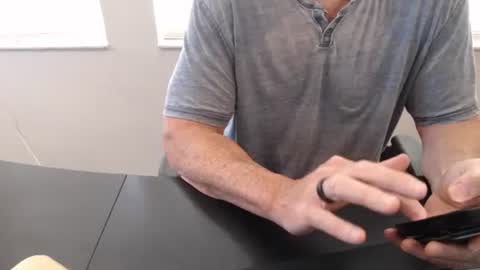 USAUSA online show from April 24, 1:57 pm