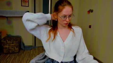 Snapshot of fire_luna chatting on October 6, 4:43 am fire_luna online show from October 6, 4:43 am