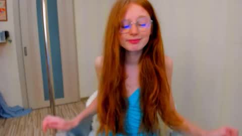 Snapshot of fire_luna chatting on October 8, 6:00 am fire_luna online show from October 8, 6:00 am