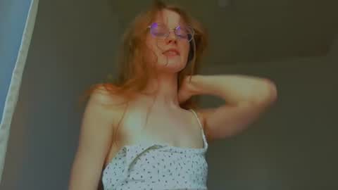 fire_luna online show from August 4, 3:21 am