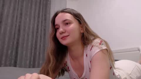 fireflies_fly_ online show from January 12, 6:46 pm