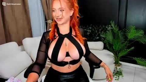 Snapshot of fireflowers_ chatting on August 1, 8:52 pm Kallisy online show from August 1, 8:52 pm