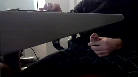 Snapshot of fit__daddy chatting on February 21, 12:55 am Daddy Cool online show from February 21, 12:55 am