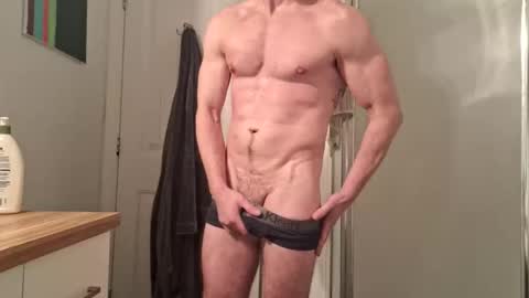 Snapshot of fit_dave_canada chatting on November 13, 12:42 am fit_dave_canada online show from November 13, 12:42 am