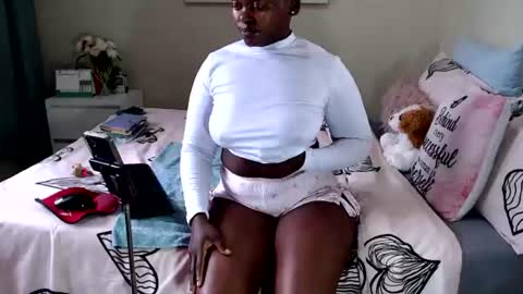 Snapshot of fitblair66_ chatting on July 12, 1:35 pm fitblair66_ online show from July 12, 1:35 pm