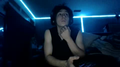 Snapshot of fitboi321 chatting on April 3, 7:17 am fitboi321 online show from April 3, 7:17 am