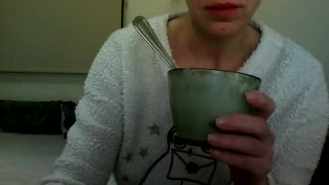 Snapshot of fitbut chatting on January 8, 7:03 pm Fitbut online show from January 8, 7:03 pm