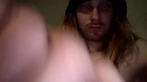 Snapshot of fitfungi7 chatting on April 4, 5:06 am fitfungi7 online show from April 4, 5:06 am