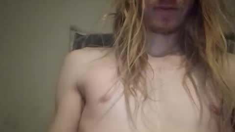 Snapshot of fitfungi7 chatting on April 7, 6:47 am fitfungi7 online show from April 7, 6:47 am