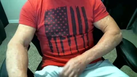 Snapshot of fitguy40 chatting on January 16, 10:58 pm fitguy40 online show from January 16, 10:58 pm