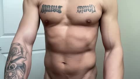 Snapshot of fithornyandtatted chatting on January 16, 1:47 pm fithornyandtatted online show from January 16, 1:47 pm