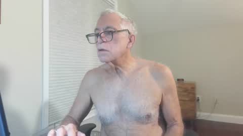 Snapshot of fitman999 chatting on November 14, 8:13 am Jon online show from November 14, 8:13 am