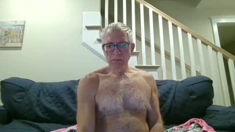 Snapshot of fitman999 chatting on December 14, 9:52 pm Jon online show from December 14, 9:52 pm