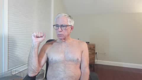 Snapshot of fitman999 chatting on December 18, 1:44 am Jon online show from December 18, 1:44 am