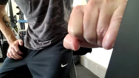 Snapshot of fitshow75 chatting on September 23, 6:33 pm Links in Bio below online show from September 23, 6:33 pm