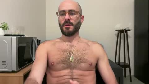 Fla is short for Flavio online show from December 18, 10:38 pm