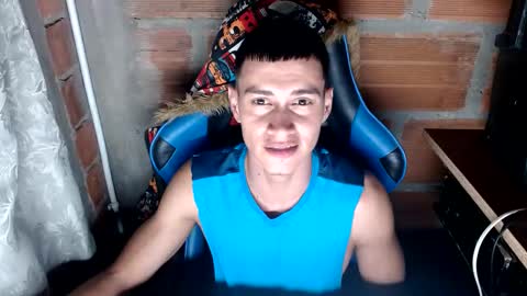 Snapshot of flacolatind chatting on December 9, 2:56 am FLACO online show from December 9, 2:56 am