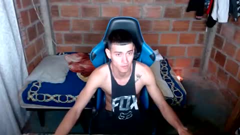 Snapshot of flacolatind chatting on January 19, 4:33 am FLACO online show from January 19, 4:33 am