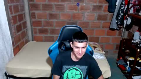 Snapshot of flacolatind chatting on February 21, 2:06 am FLACO online show from February 21, 2:06 am