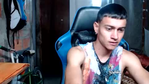 Snapshot of flacolatind chatting on November 19, 2:22 am FLACO online show from November 19, 2:22 am