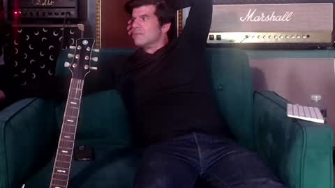 Flannel Dong online show from June 1, 6:59 am