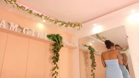 Snapshot of flavia_cruz chatting on June 22, 12:13 pm Flavia online show from June 22, 12:13 pm