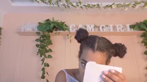 Snapshot of flavia_cruz chatting on July 9, 12:20 pm Flavia online show from July 9, 12:20 pm