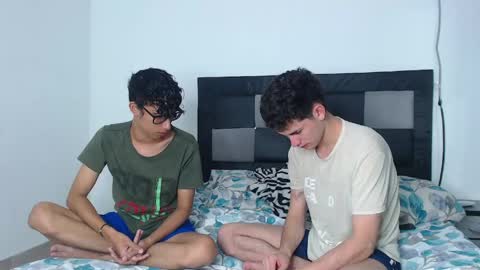 Snapshot of fleeting_love chatting on March 21, 1:32 am Steven and Daniel online show from March 21, 1:32 am