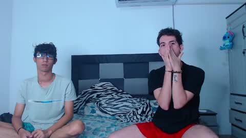 Snapshot of fleeting_love chatting on April 6, 7:37 pm Steven and Daniel online show from April 6, 7:37 pm