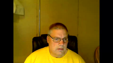 Snapshot of fletch32 chatting on May 22, 2:51 am jd online show from May 22, 2:51 am