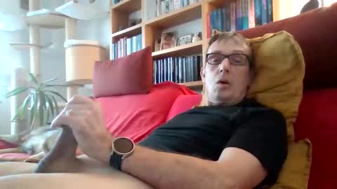 Snapshot of flinx71 chatting on October 31, 7:31 am Ralf online show from October 31, 7:31 am