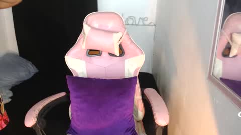 Snapshot of flirtangel93 chatting on May 21, 4:58 pm Angel online show from May 21, 4:58 pm